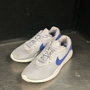 Nike Air Max Oketo Size 8 Women